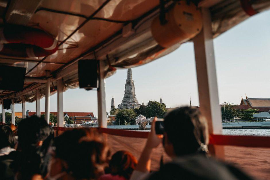 Anutin Inspects Rattanakosin Canal Project for New Landmark