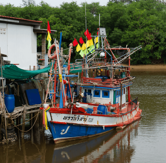 Police Colonel Tawee Visits Songkhla to Address Fishery Crisis
