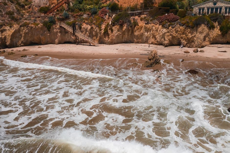 Malibu Sinkhole Threatens Nicolas Cage's House