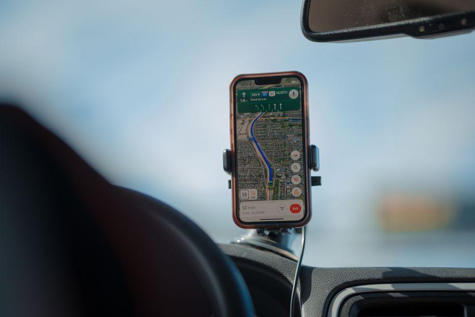 Essential Travel Apps for Menu Translation and Navigation