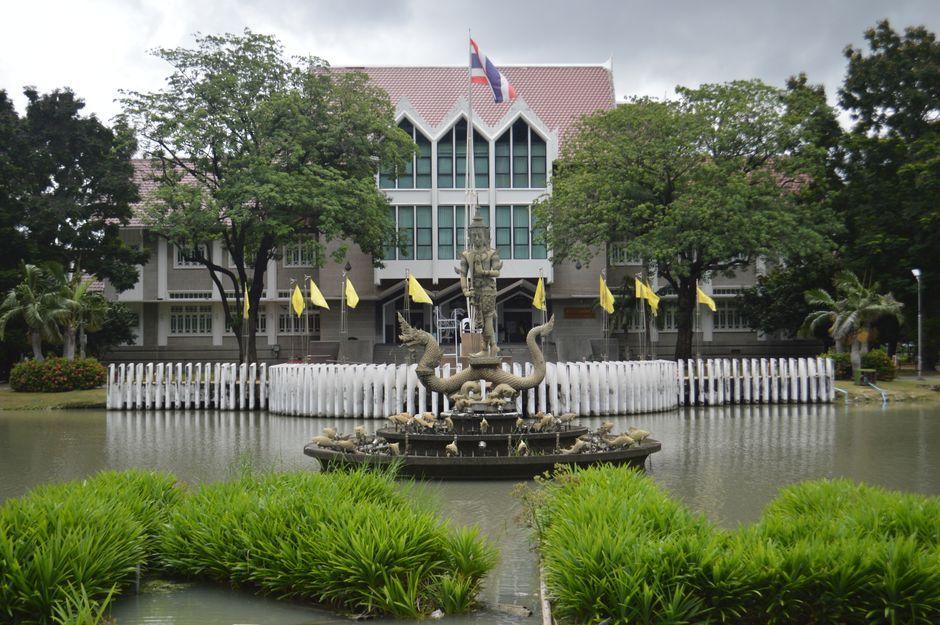 ณัฐพงษ์ ร่วมม็อบไอลอว์ จี้ กกต. สอบฮั้ว ส.ว. ตรงไปตรงมา