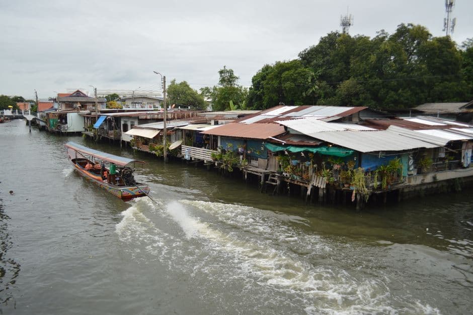 Suchart Orders Ministry Units to Deploy Boats and Kitchens