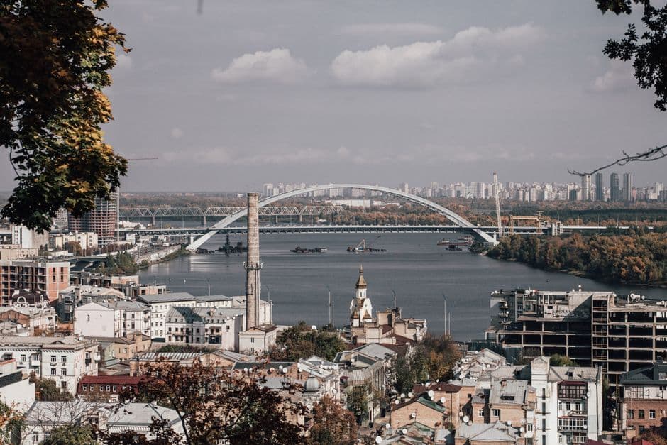 Russian strikes hit major bridges in Kyiv for four days