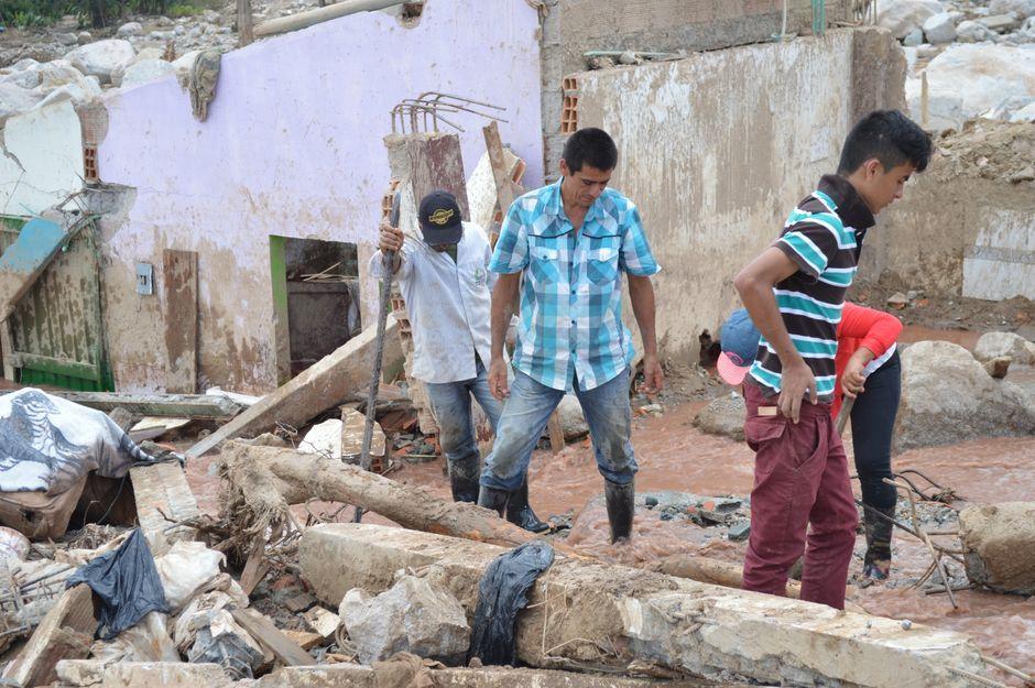 Nepal Flood: ทีมกู้ภัยช่วย 2 คนงานติดในอุโมงค์เขื่อน
