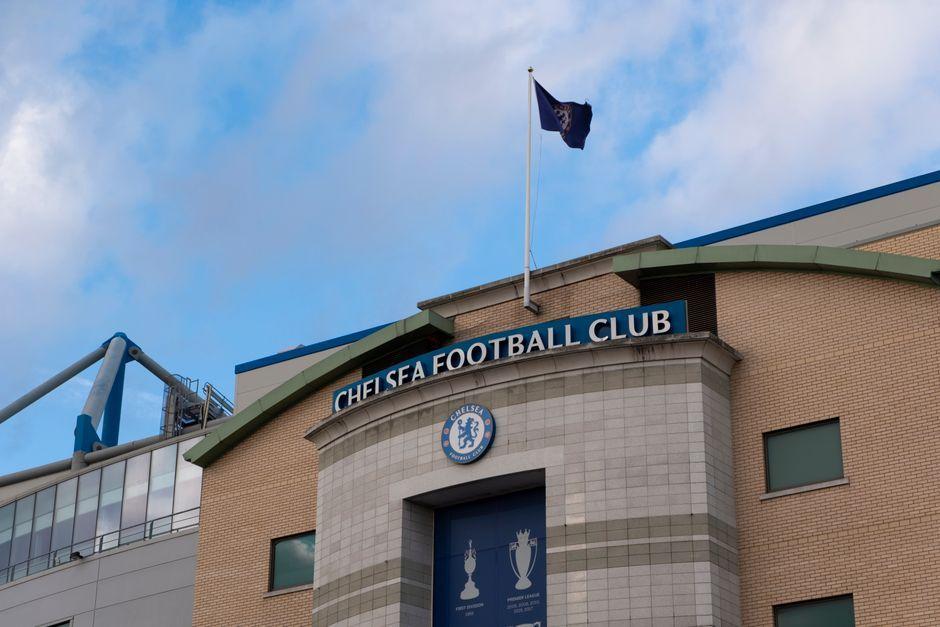 Chelsea break record with £117m signing of Morgan Rogers, letting Garnacho join Aston Villa