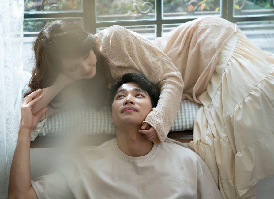 Goy Arachaporn posts warm photo with Tim Pita, eagle-eyed netizens focus on ring on left ring finger