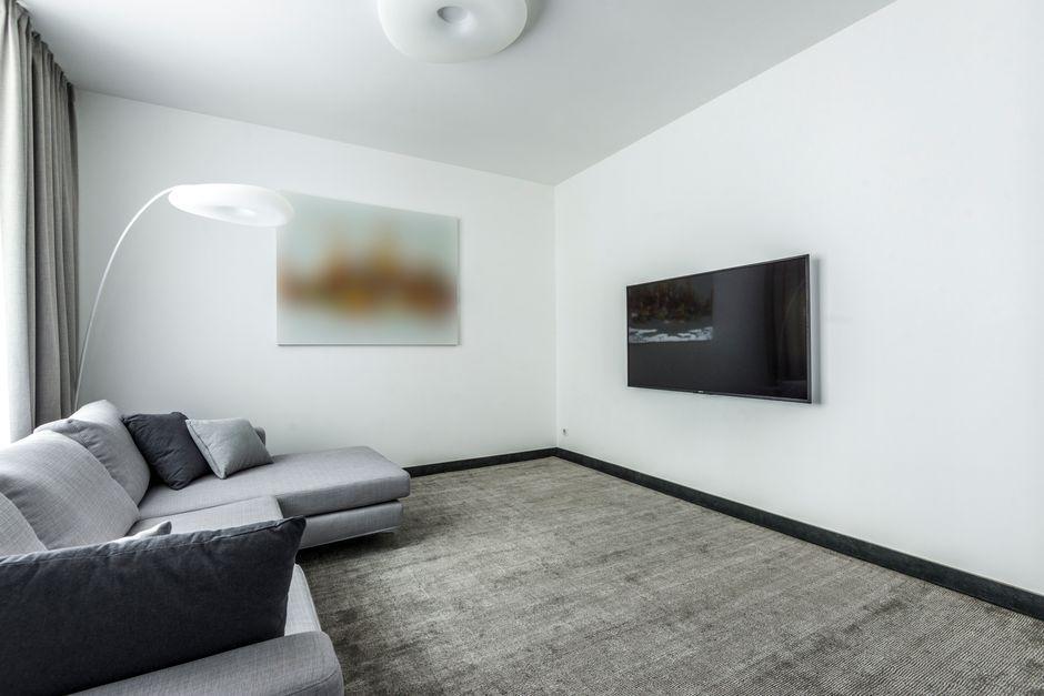Samsung OLED TVs Are Up to $1,300 Off in August 2026