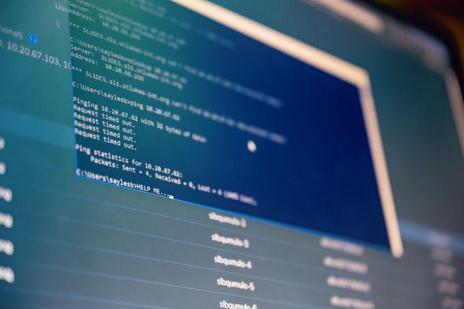 SQL MoM Growth Using LAG: Formulas and Three Common Traps