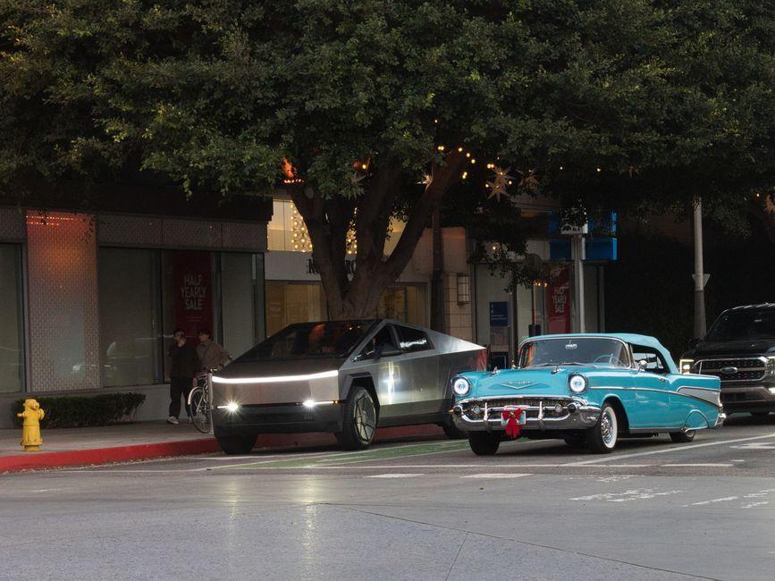 Tesla Cybercab เปิดตัวบนถนนออสตินพร้อมปมสอบสวน NHTSA