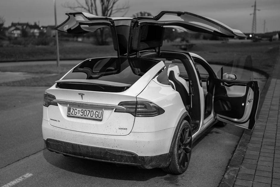 Tesla Electric Door Issue Set to Transform Industry-Wide Vehicle Safety Regulations