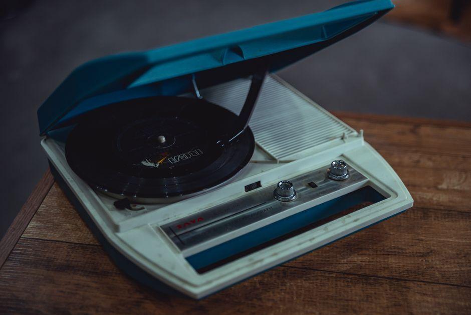 เครื่องเล่นแผ่นเสียงจิ๋วจาก Tiny Vinyl สำหรับแผ่น 4 นิ้ว