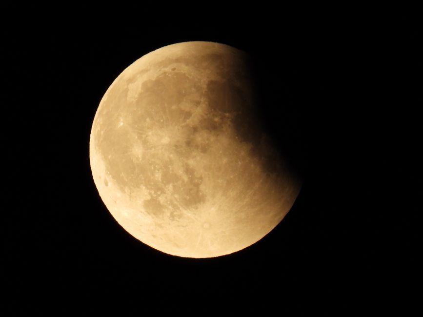 UK Partial Lunar Eclipse Aug 28, 2026: Moon Turns Red