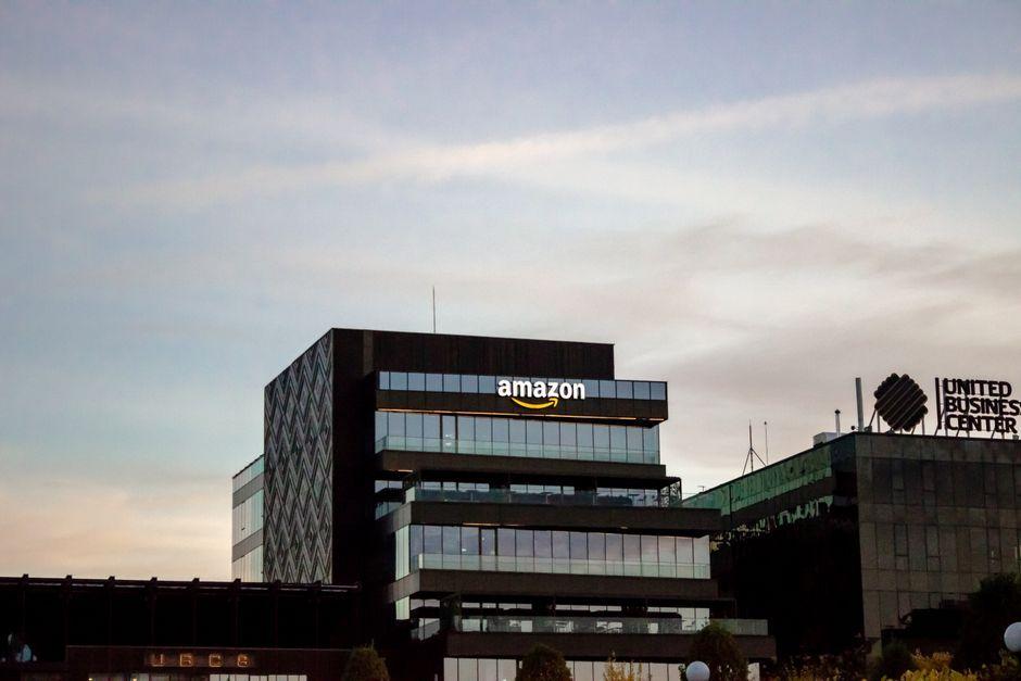 Warner Bros. ฟ้อง Amazon แอบดึงตัวผู้บริหารระดับสูง